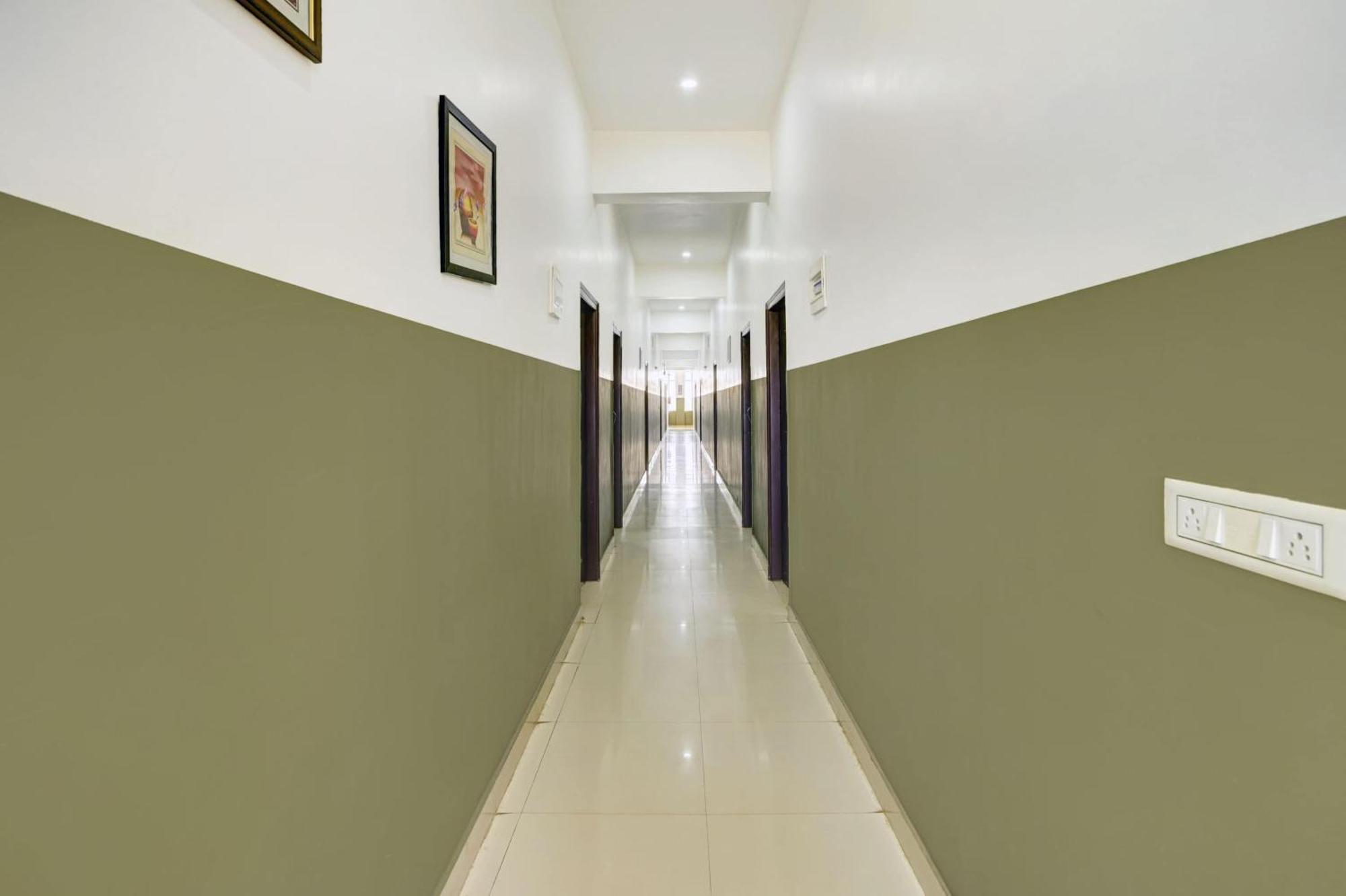 Super Collection O Chikmangaluru Near Railway Station Hotel Chikmagalur Exterior photo
